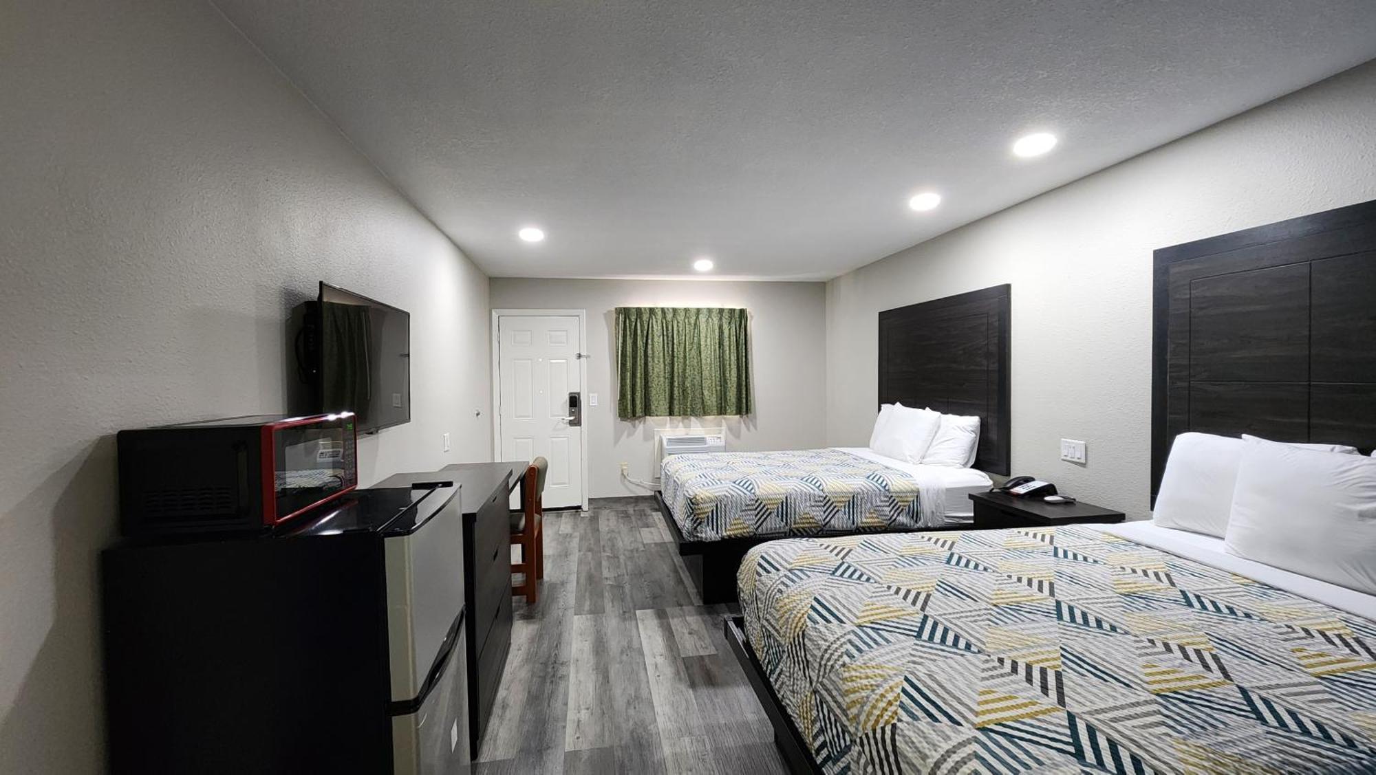 Scottish Inn & Suites Wharton Eksteriør billede